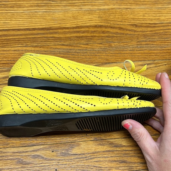 🌸3/$30🌸2/$15❤️5/$25❤️ HEAVENLY COMFORT | yellow perforated slip-ons/flats - Picture 2 of 8